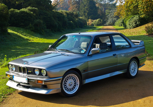 BMW E30 M3 Evolution 2 on 225/45 R16 Tyres - Darren Teagles