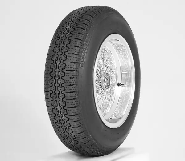 Ferrari 250 GT/L Borrani Wheel on 185 VR 15 PIRELLI CINTURATO CA67 Tyres