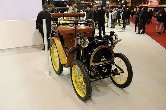 Click to enlarge Pneus 1898 Renault Voiturette Type A